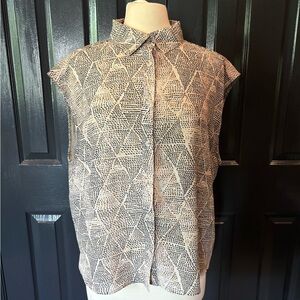 Third Form Patterned Sleeveless Blouse